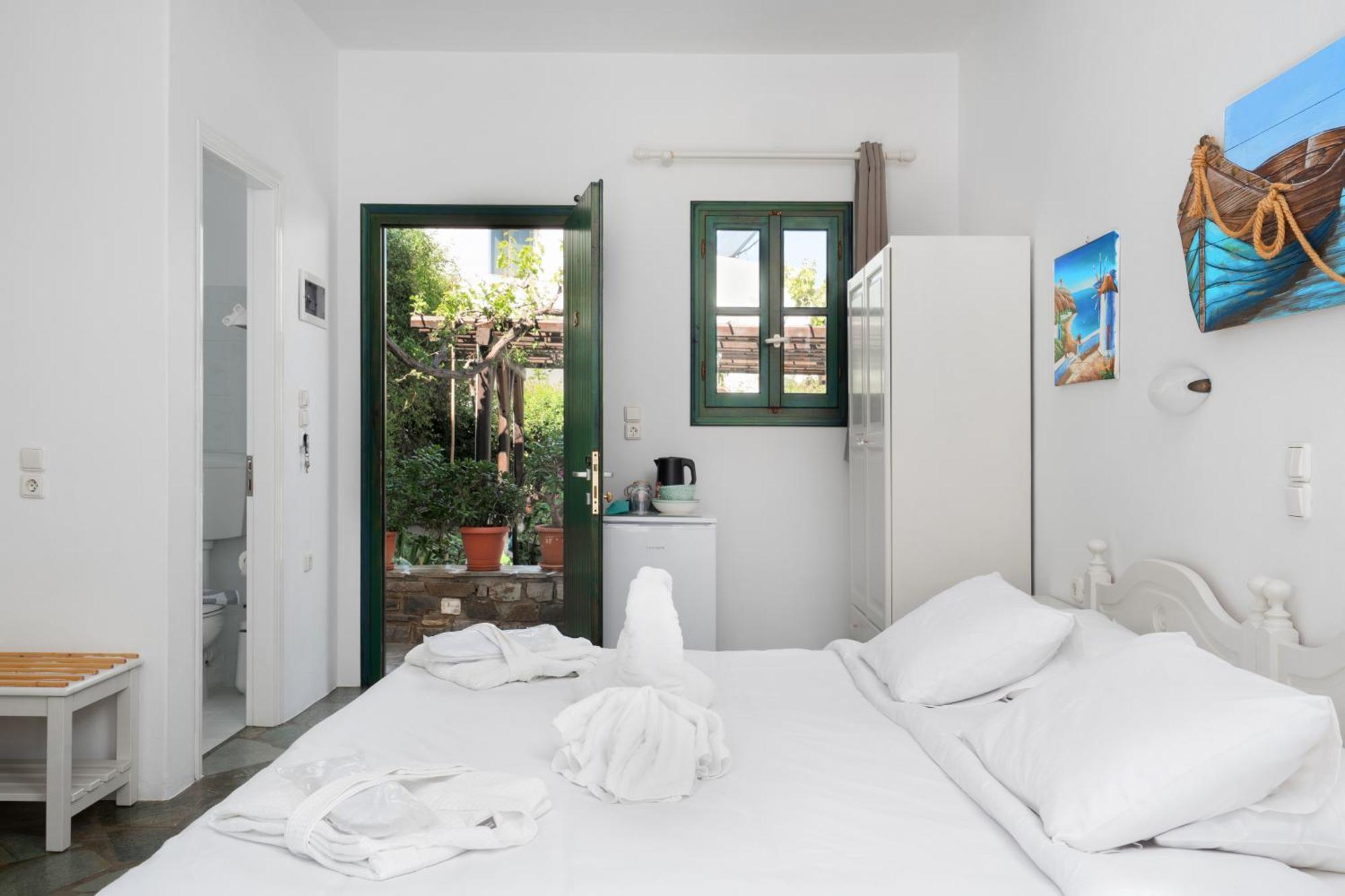 Eleni Rooms Páros Exteriör bild